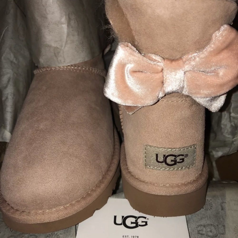 UGG Mini Bailey Bow II 2018 Velvet Ribbon Size 6